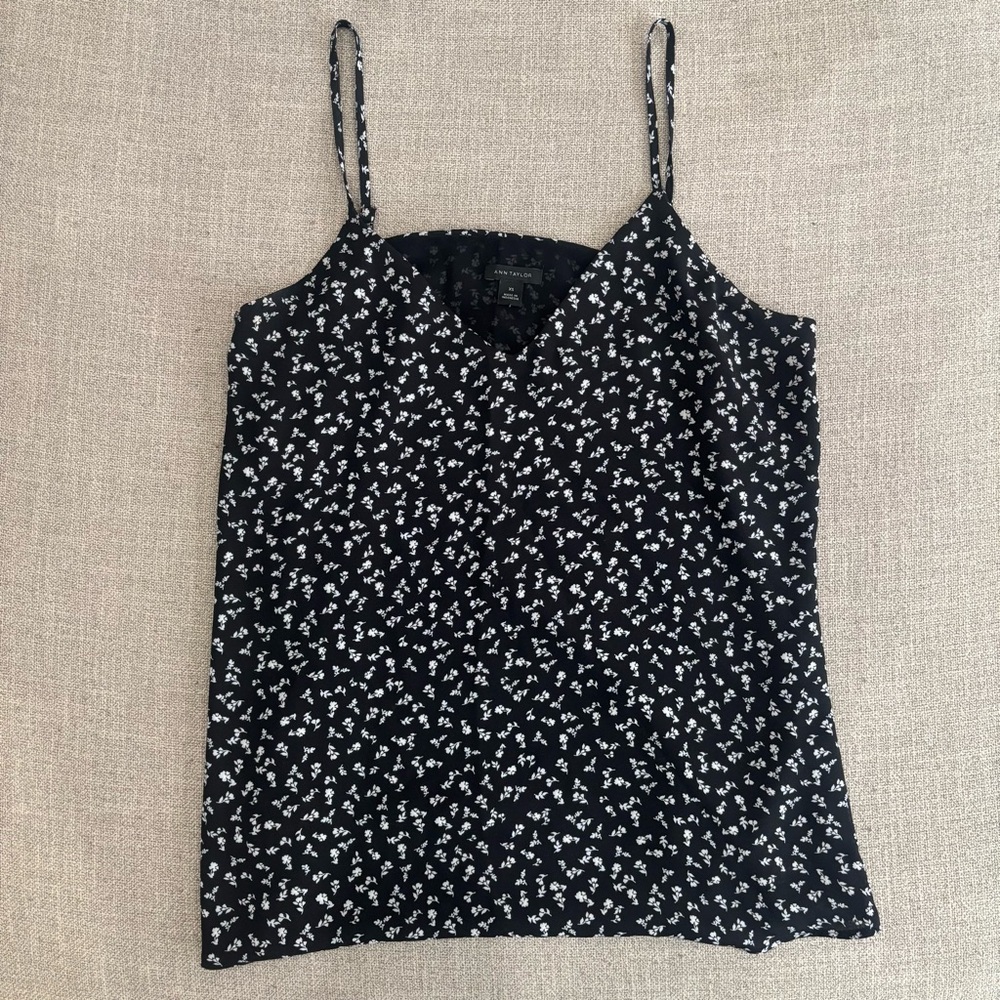Floral Black and White Women's Top Blouse Ann Taylor Size S/XS
